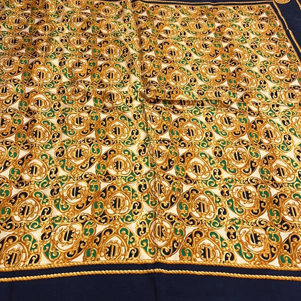 Dior 🧣 scarf silk